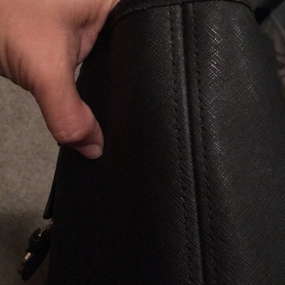 ❌SOLD❌Authentic MK Tote (Add’l Photos) - Picture 4 of 8